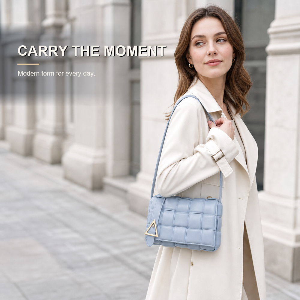 Light Blue Padded Woven Flap Shoulder Bag – Bild 3