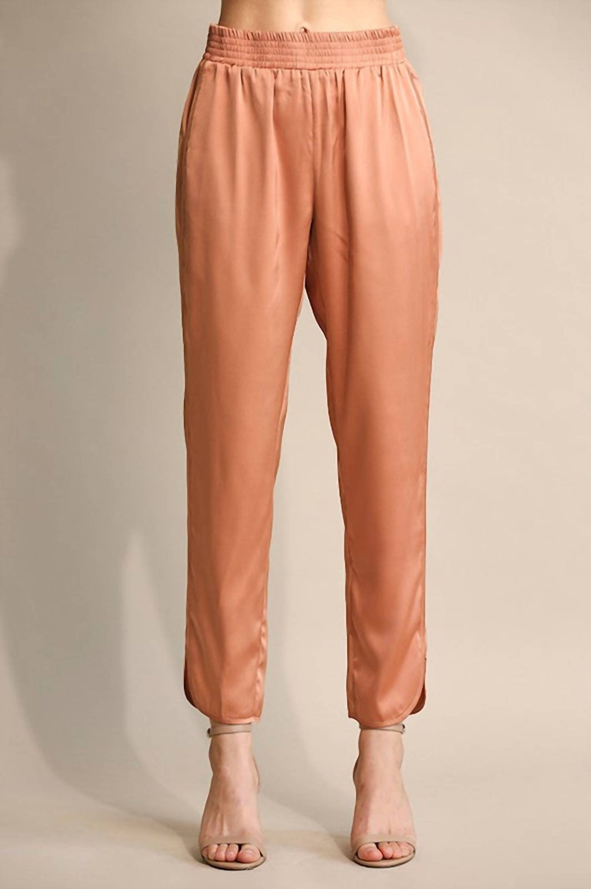 Satin-Hose mit geradem Bein in Rose Clay