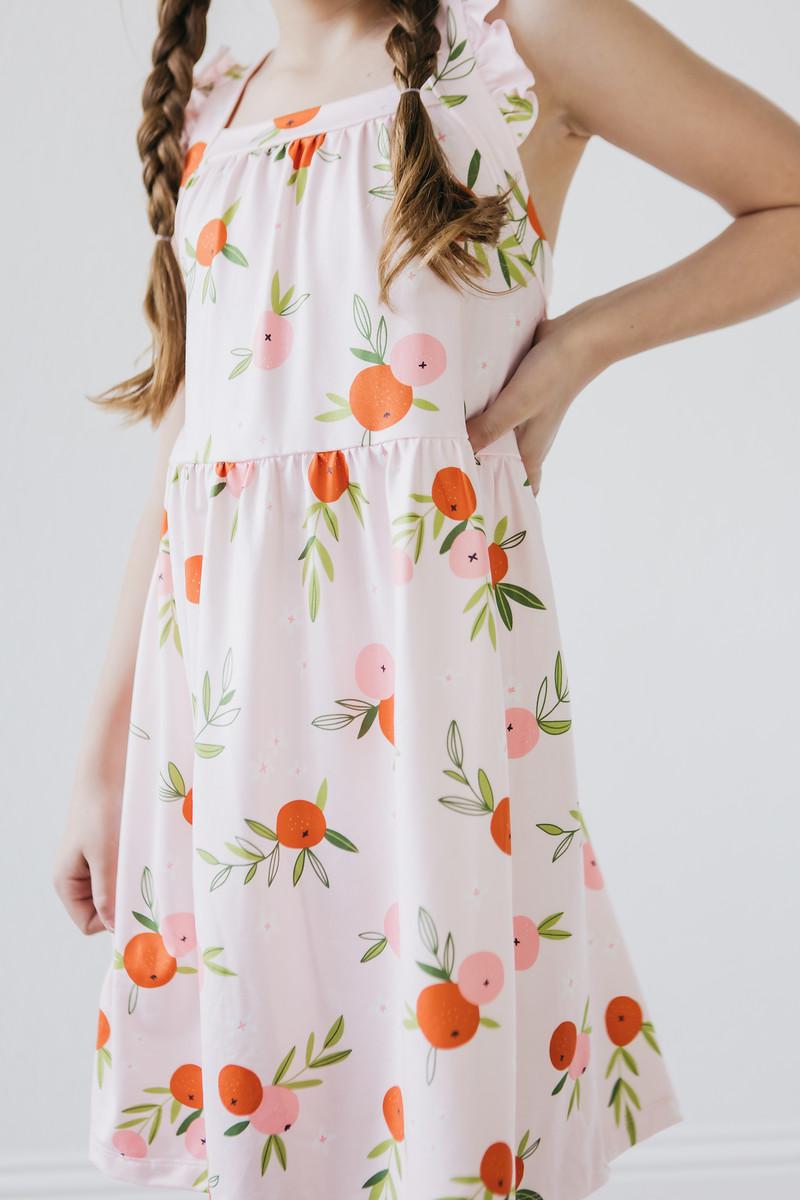 Kleid – überkreuzte Rückenriemen, Mandarinenfarben, Rüschen
