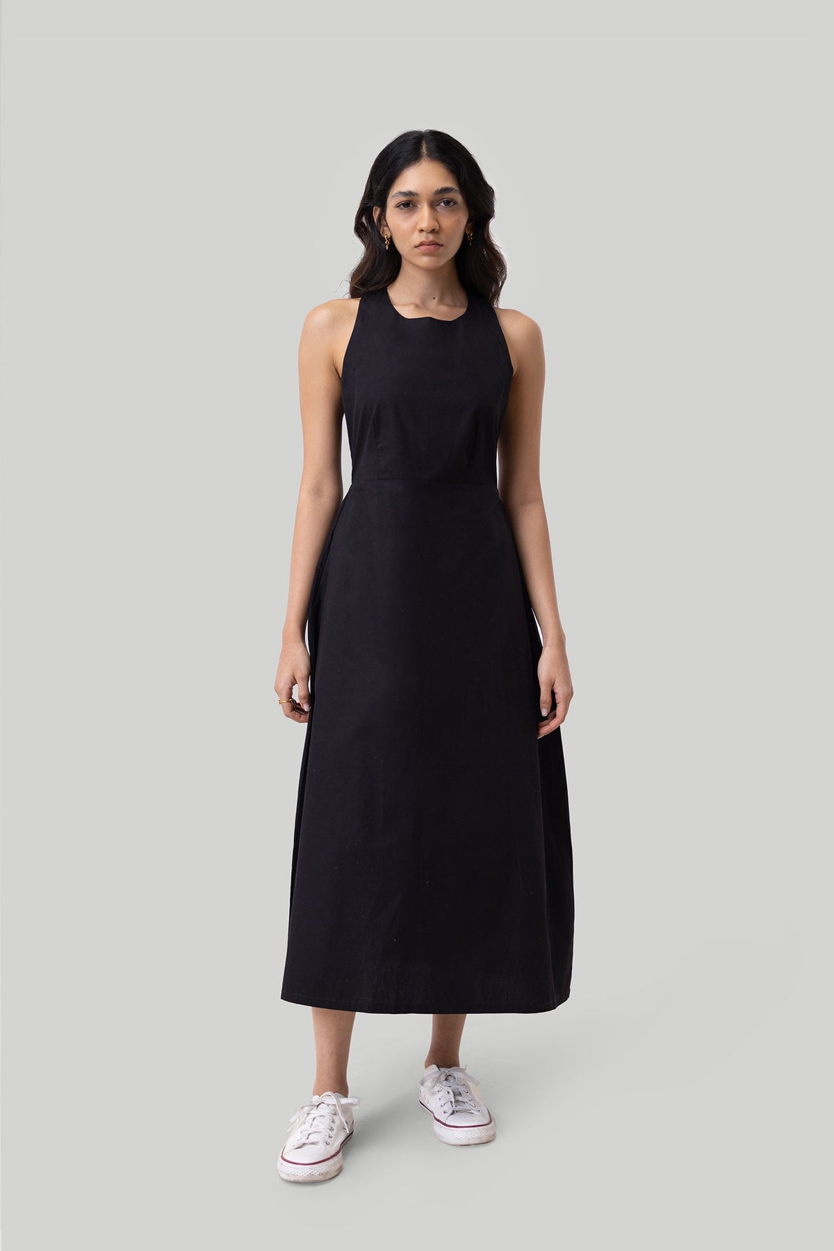 Midikleid mit gekreuztem Rücken – Schwarz