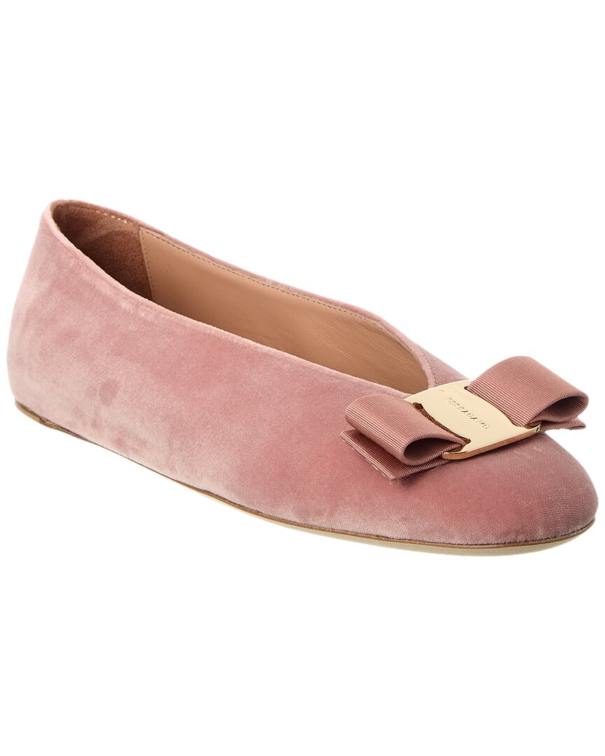 Ferragamo Vara flacher Schuh – Samt, Schleife