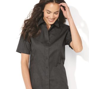 FeatherLite fleckenabweisendes tailliertes Damen-Kurzarmhemd aus Twill