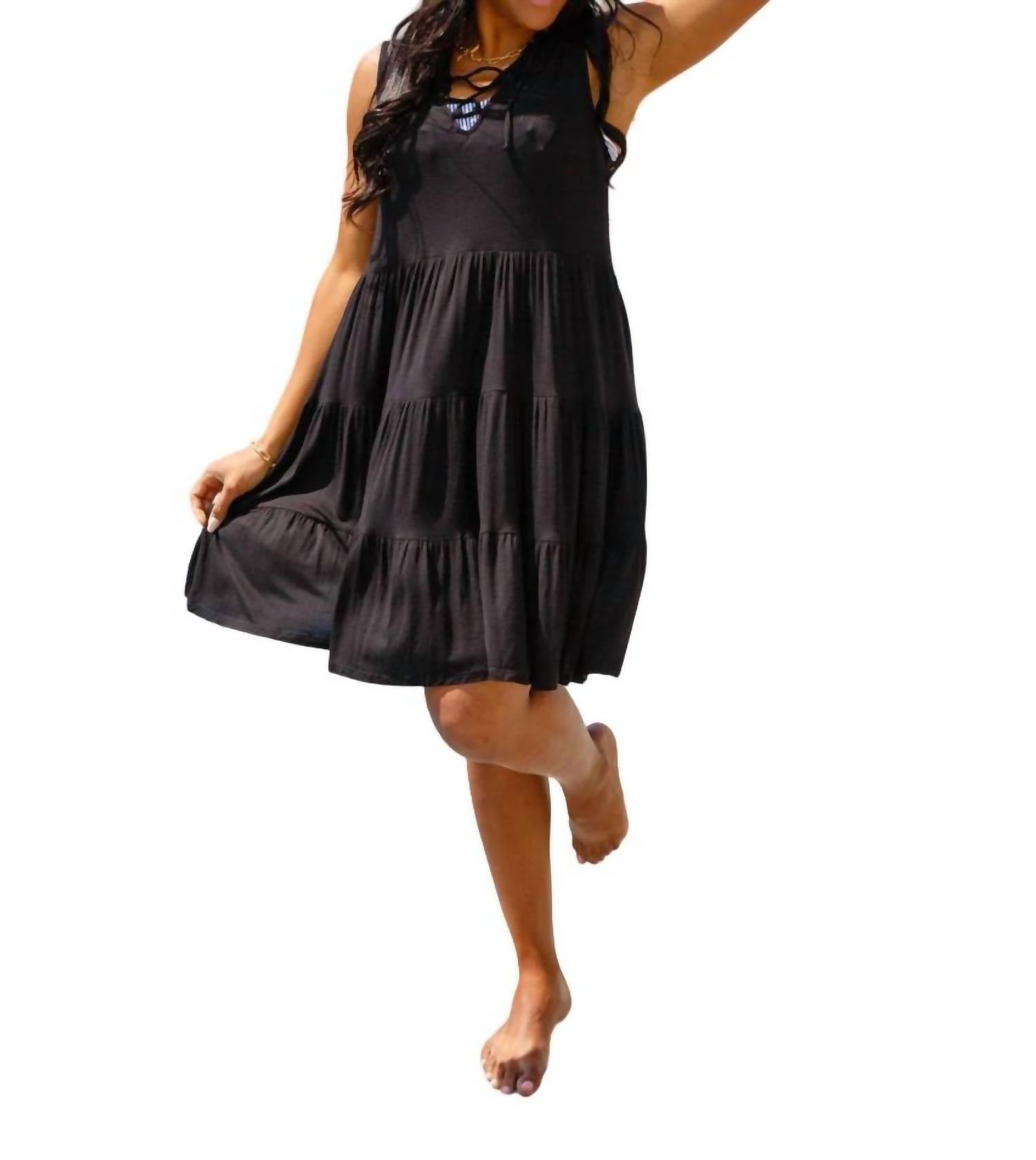 Sunday Supper gestuftes Kleid in Schwarz – 7732448493628
