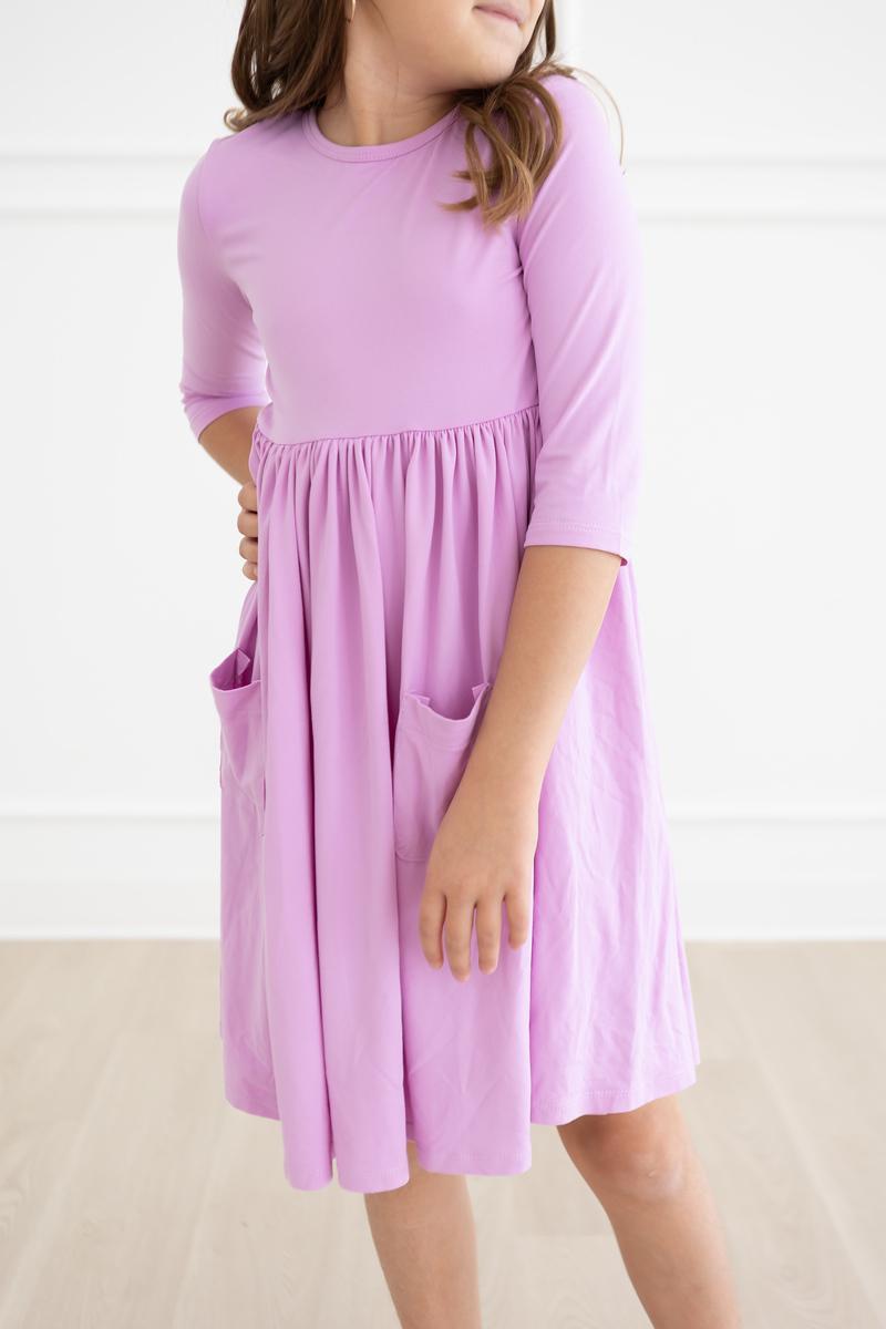 Bright Kleid mit schwingendem Rock – Taschen, Flieder