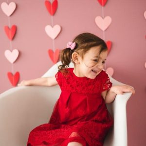Spitzenkleid in Rubinrot