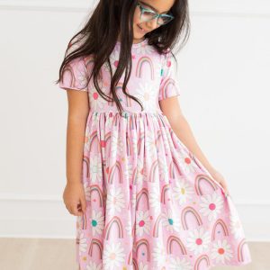 Rainbow Daisies Kleid mit schwingendem Rock – Kurzarm