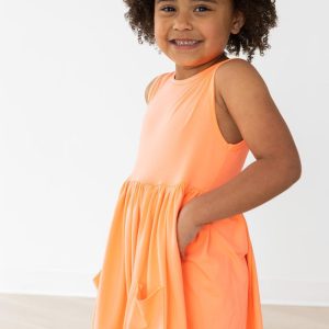 Neon Tank Kleid mit schwingendem Rock – Taschen, Koralle