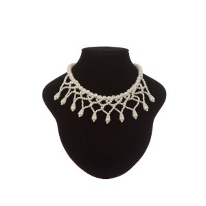 Elegante Halskette mit tropfenförmiger Perle