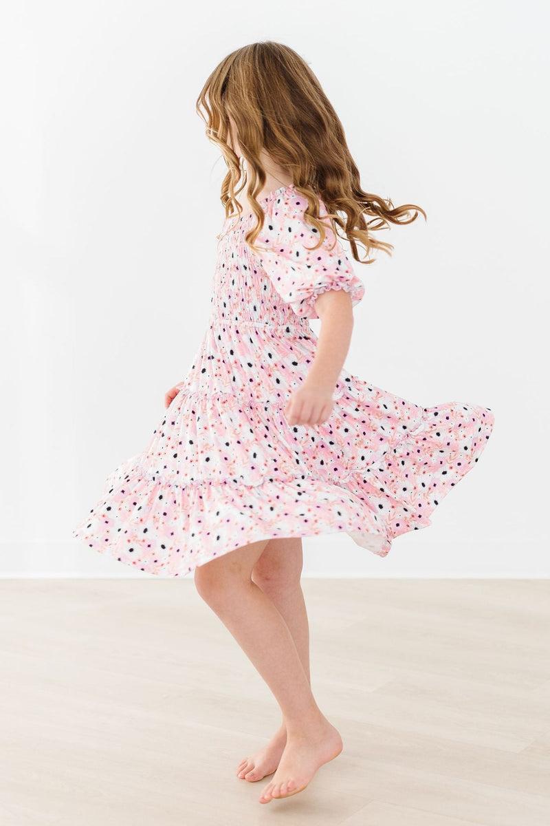Whimsical Wildflowers Kleid – gesmokt, Rüschen