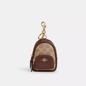 Coach Outlet Mini Court Taschenanhänger in Rucksackform aus Signature-Canvas