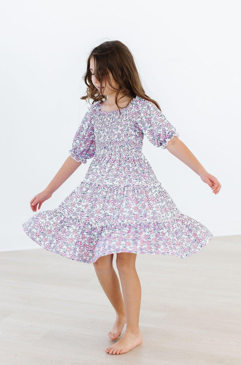 Lovely Kleid – Lavendel, gesmokt, Rüschen