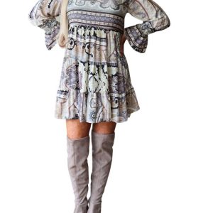 Kurzes Boho-Babydoll-Kleid mit Paisleymuster – Grau