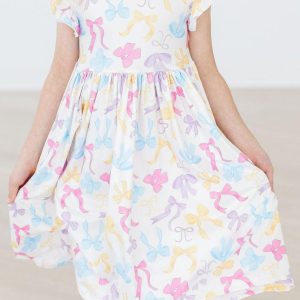 -tastic Kleid mit schwingendem Rock – Flügelärmel, Schleife