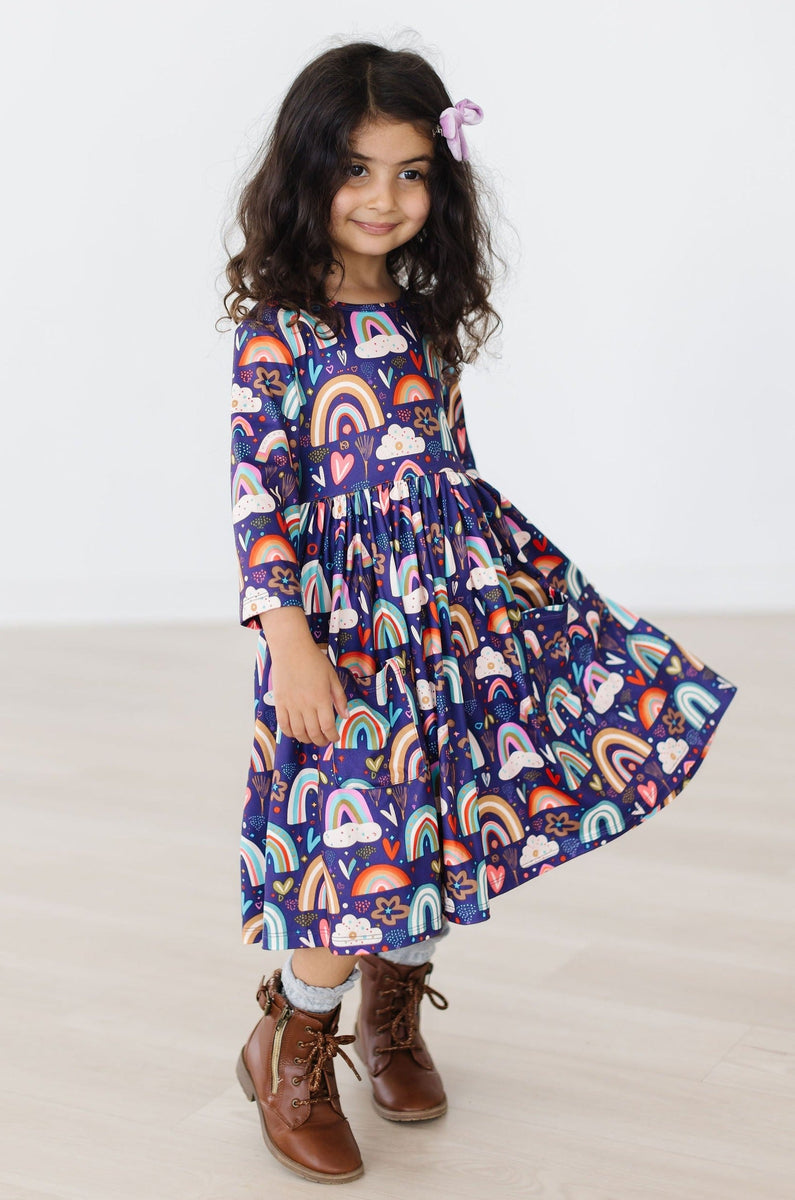 Midnight Rainbow Kleid mit schwingendem Rock – 3/4-Ärmel, Taschen