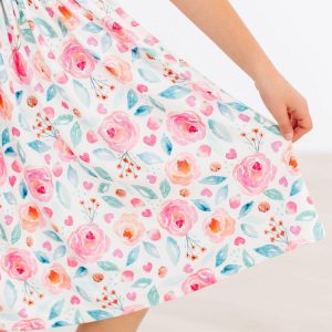 Rosettes Kleid mit schwingendem Rock – Kurzarm
