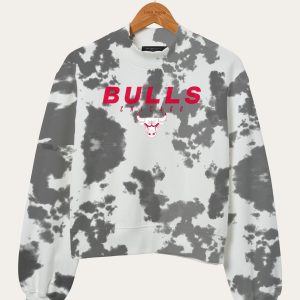 NBA Chicago Bulls Damen-Fleeceoberteil mit Stehkragen und Batikmuster