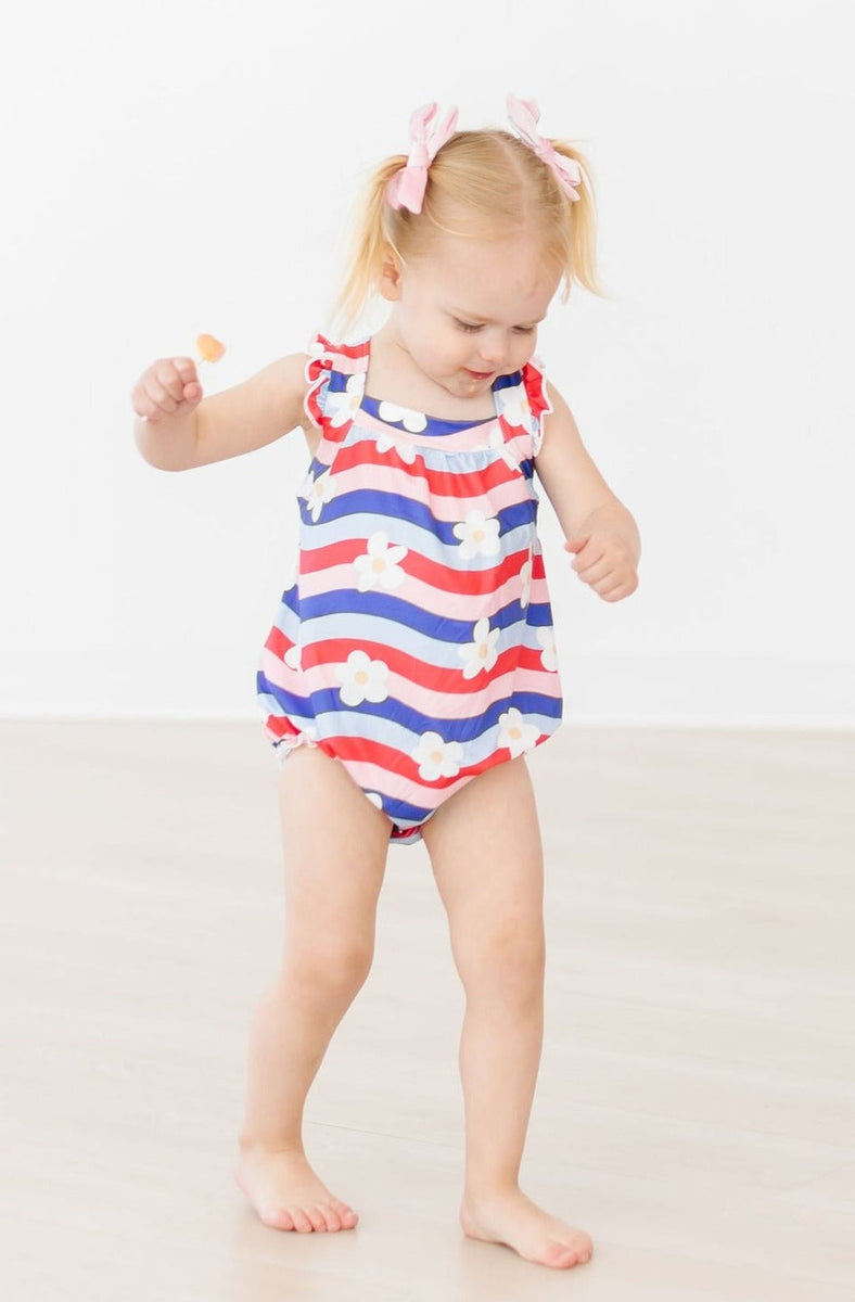 July Vibes kurzer Overall – überkreuzte Rückenriemen, Rüschen