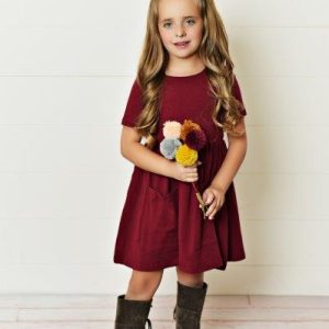 Bordeauxrotes Twirl-Kleid