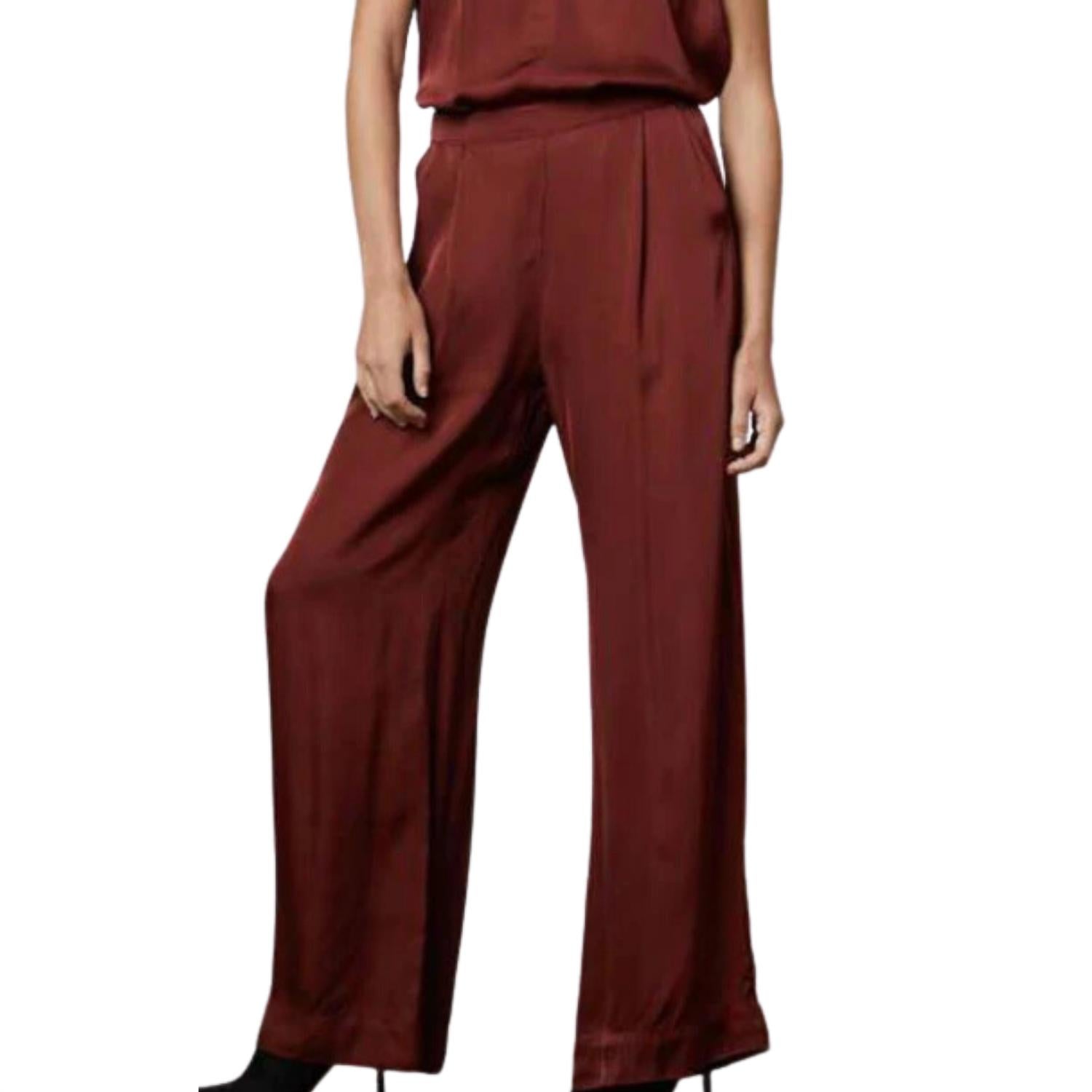 Livi Satinhose mit weitem Bein – Rubinrot