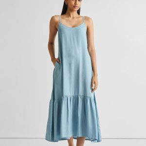 Fließendes Maxikleid aus blauem Denim
