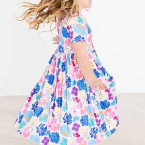 Dahlia Dreams Kleid mit schwingendem Rock – Taschen, Kurzarm