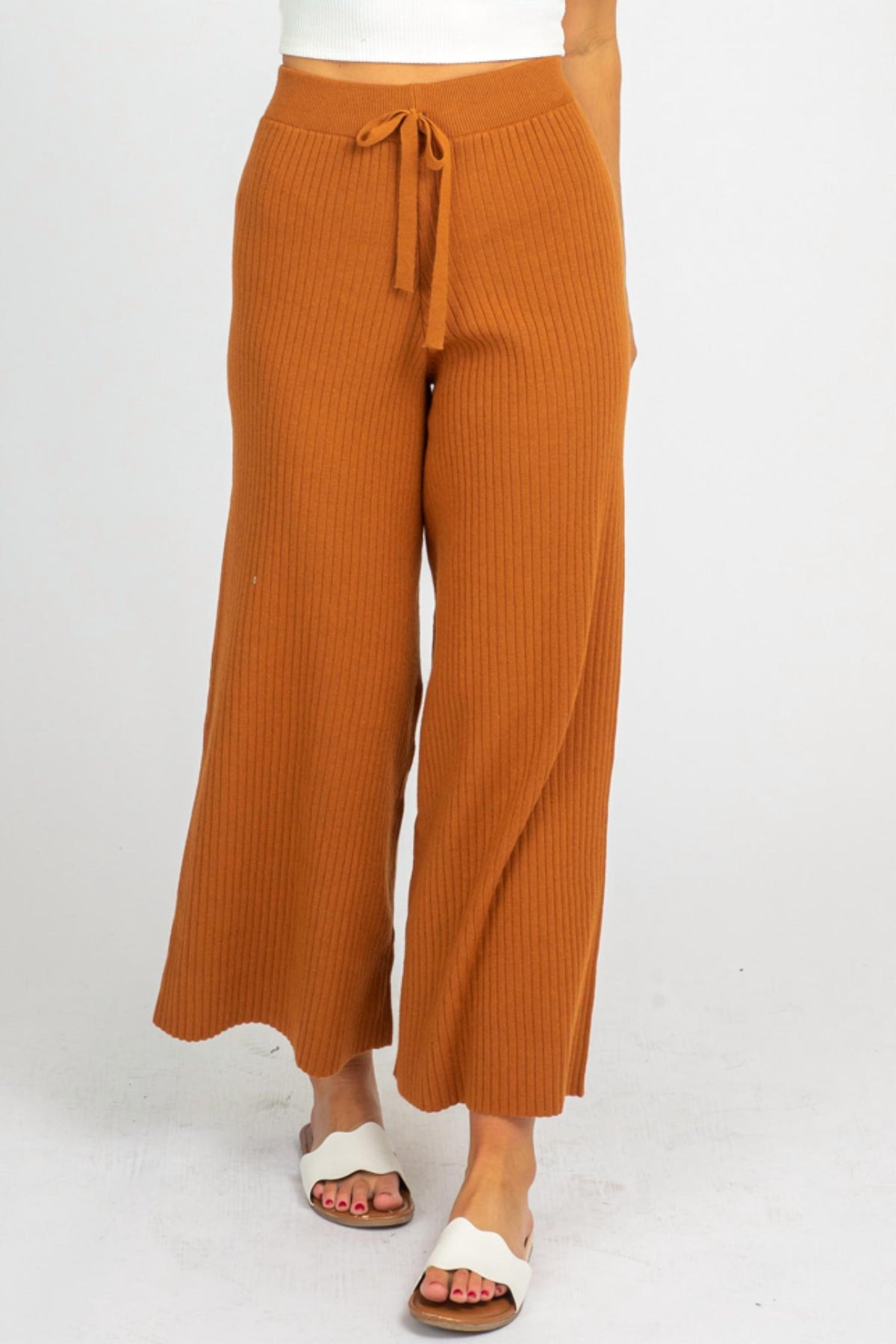 Ausgestellte Rippstrickhose in Karamell