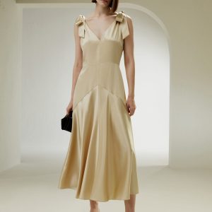 Cut-Out Kleid – stark glänzend, Seide, Maxi-Länge