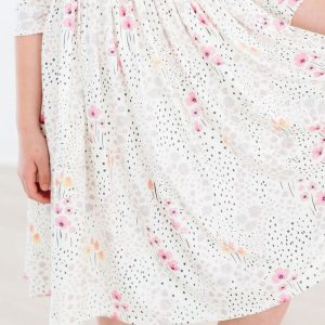 Whimsical Wildflowers Kleid mit schwingendem Rock – 3/4-Ärmel, Taschen