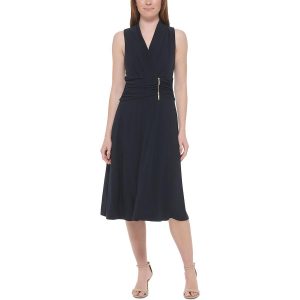 Gerafftes tailliertes ausgestelltes Cocktailkleid