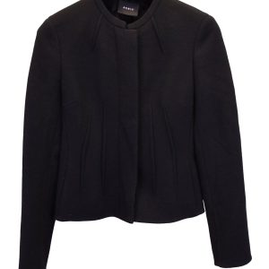 Akris Abadin kurze taillierte Jacke aus schwarzer Wolle mit Rundhalsausschnitt – 7748640145468