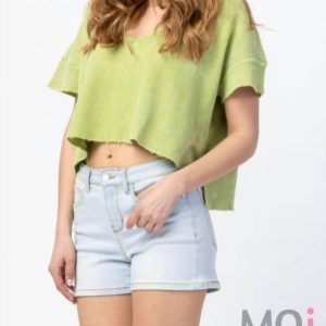 Shorts mit mittelhohem Bund im Design Rainbow Thread