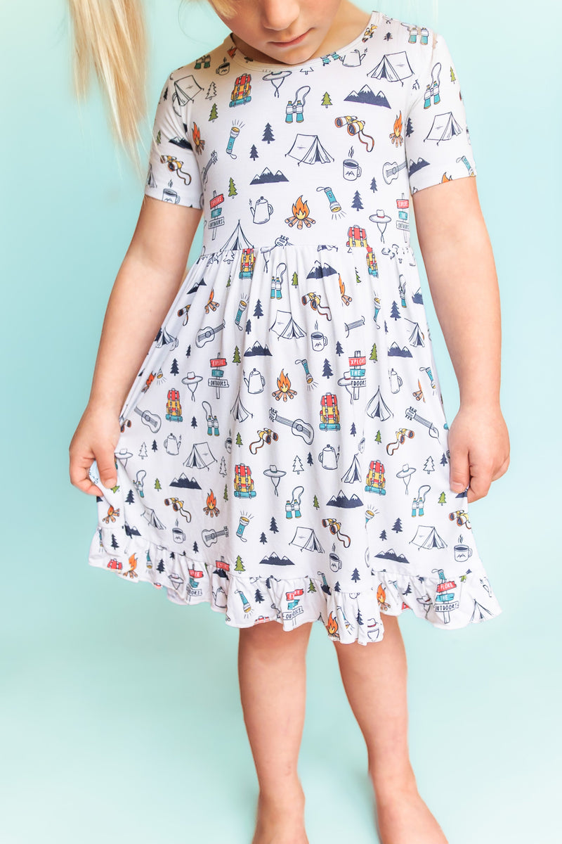 EXPLORE THE OUTDOORS Dream-Kleid mit Rüschen