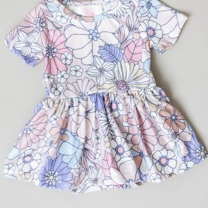 Sweet Escape Body mit schwingendem Rockteil – Kurzarm