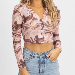 Marmoriertes Top mit knöpfbarem Kragen in Mauve