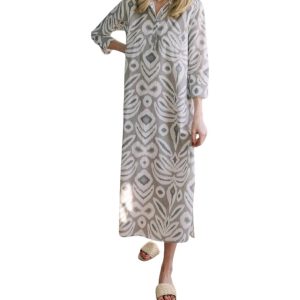 Sara langes Tunika-Kleid mit Ikatmuster in neutralen Farben