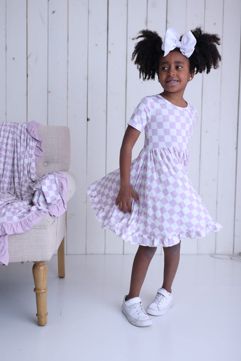 PERIWINKLE CHECKS Dream-Kleid mit Rüschen