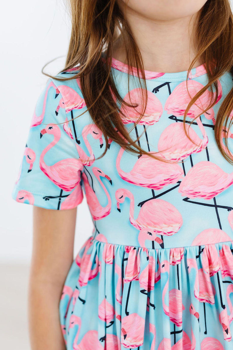 Pretty Flamingos Kleid mit schwingendem Rock – Rosa, Kurzarm