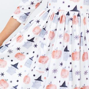 Peek-a-Boo Kleid mit schwingendem Rock – 3/4-Ärmel, Taschen