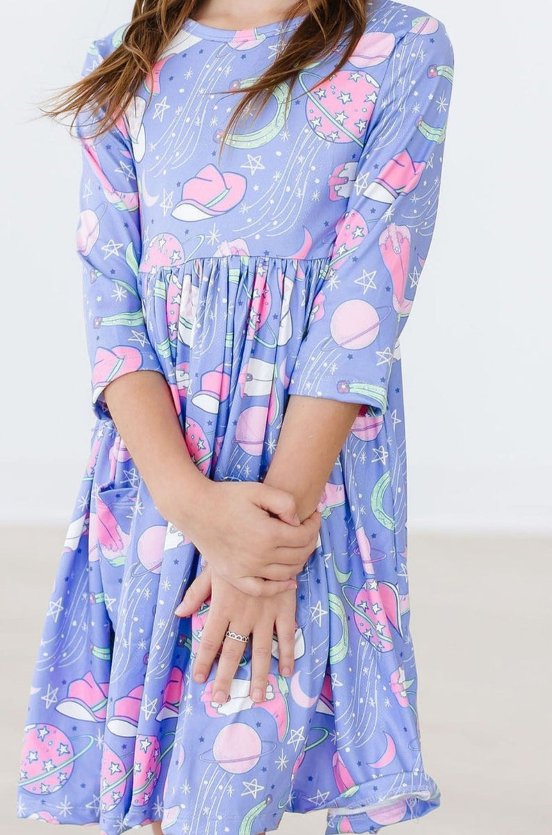 Neon Moon Kleid mit schwingendem Rock – 3/4-Ärmel, Taschen