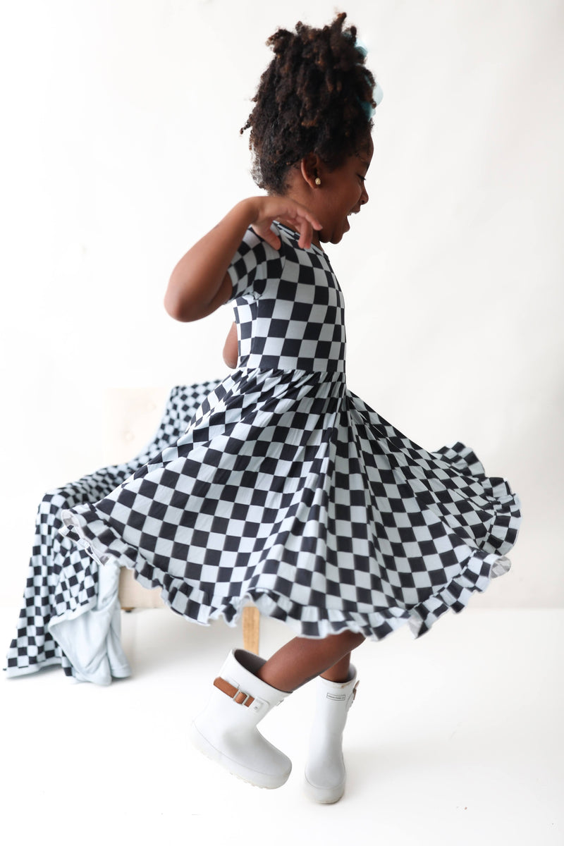 MIDNIGHT CHECKERS Dream-Kleid mit Rüschen
