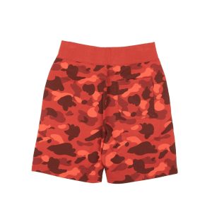 Rote Baumwoll-Sweatshorts mit farbigem Camouflage-Muster