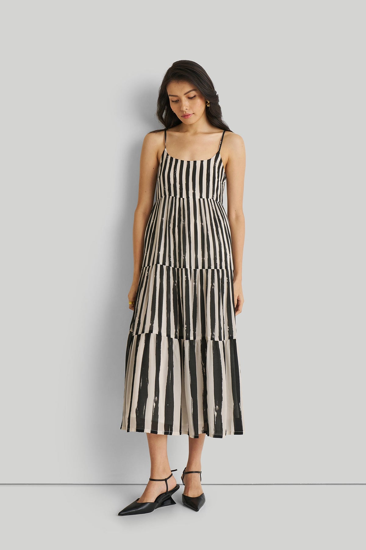 Maxikleid – Riemchen, Streifenmuster, mehrstufig, Schwarz