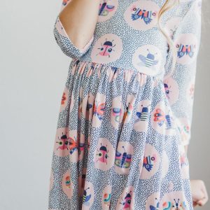 Effect Kleid mit schwingendem Rock – Schmetterlingsmotiv