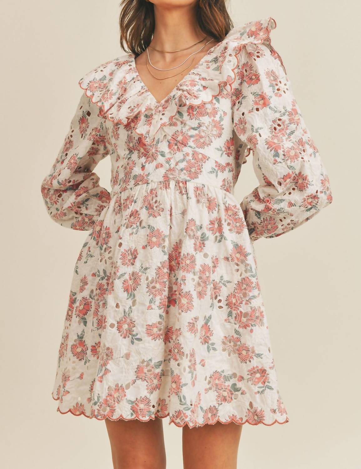 Fiona Minikleid mit Blumenmuster und Bindeband hinten – Mehrfarbig