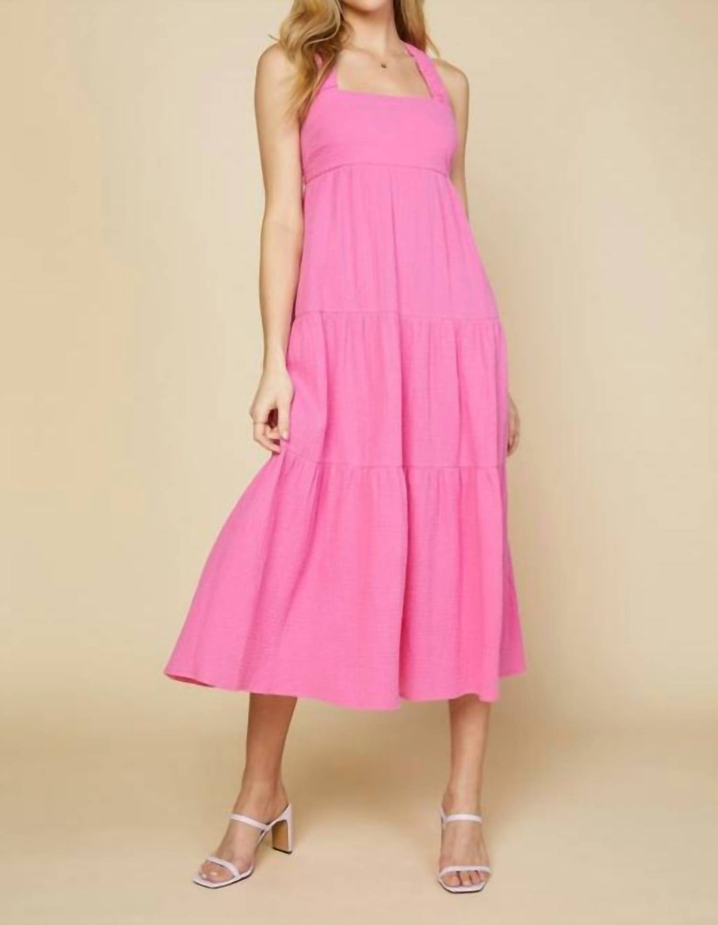 Maxikleid – überkreuzte Rückenriemen, mehrstufig, Rosa