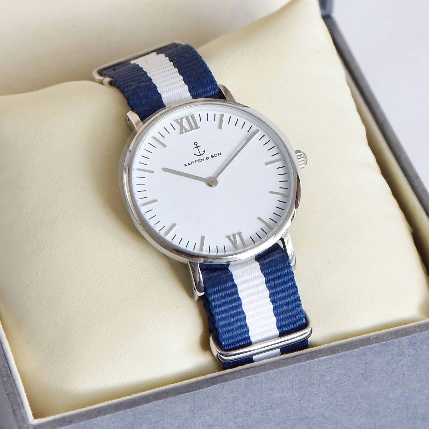 Campina Unisex-Uhr in Dunkelblau/Silber