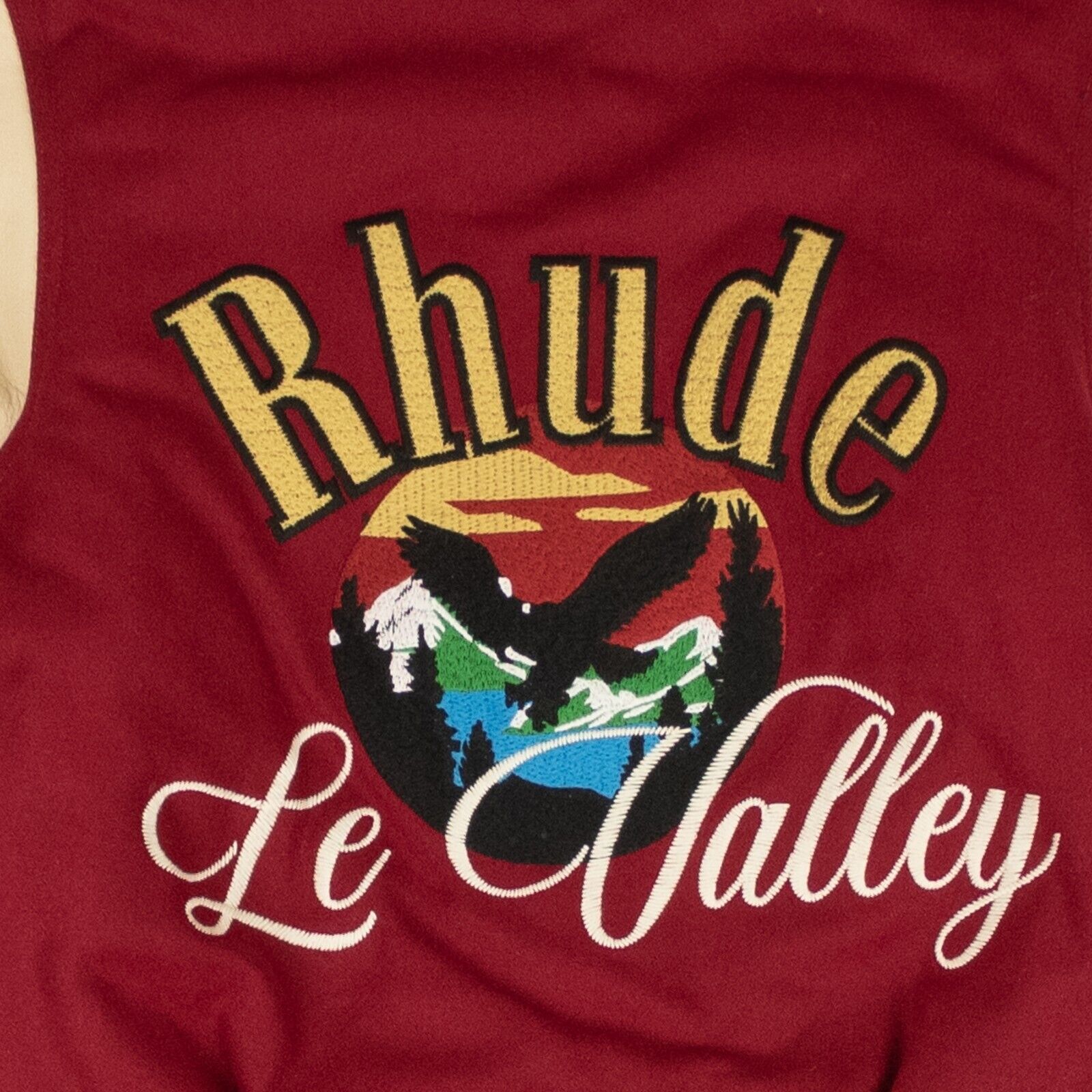 Le Valley Collegejacke in Bordeaux und Creme