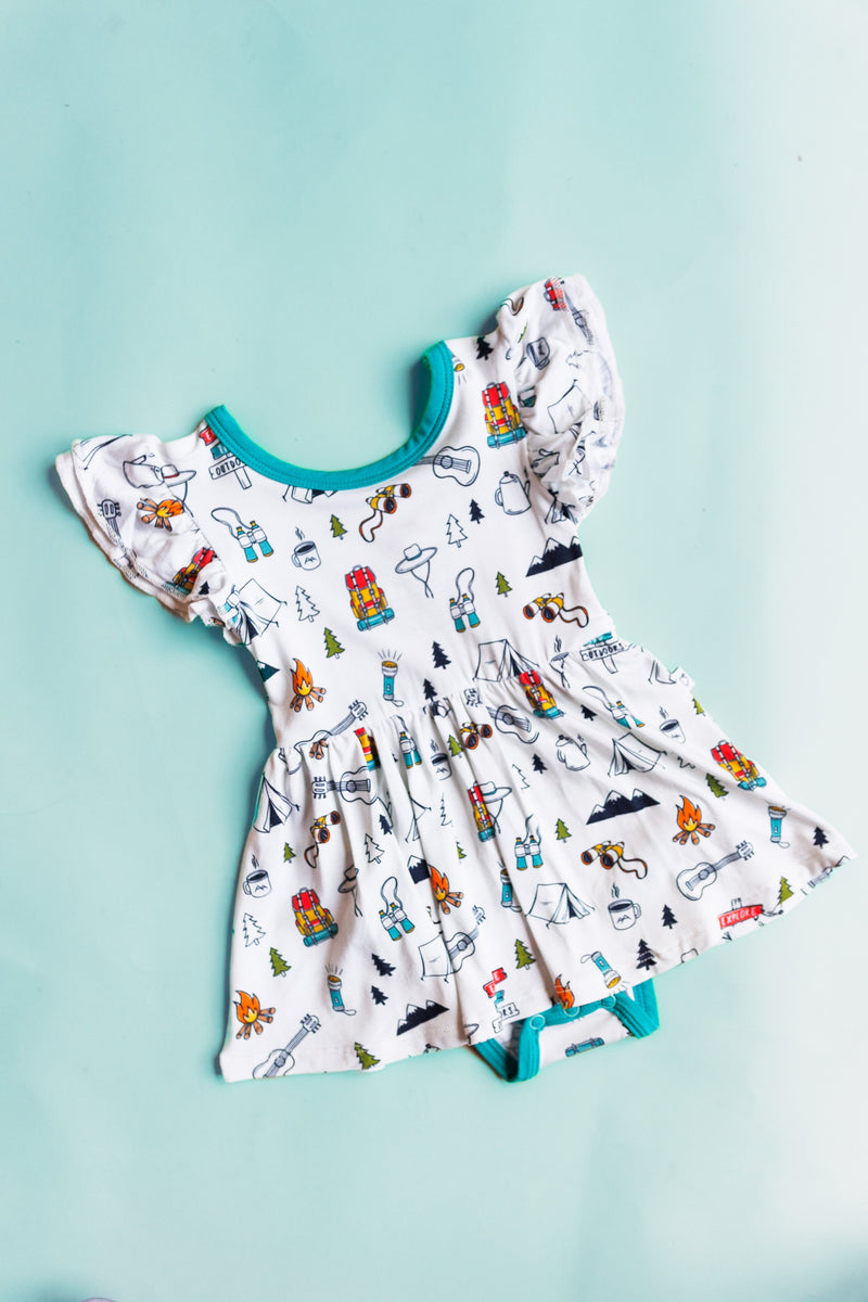 Explore the Outdoors Dream Kinder-Bodykleid mit Kappenärmeln
