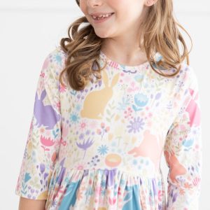 Bunnies Kleid mit schwingendem Rock – 3/4-Ärmel, Blumenmuster, Taschen, Pastellfarben
