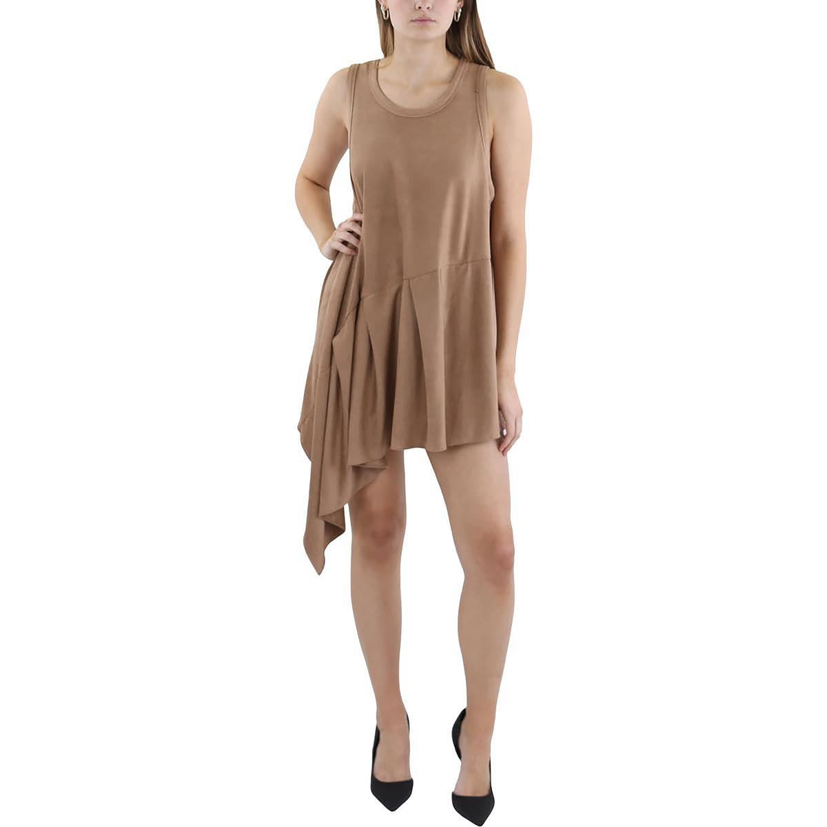 Tailliertes Minikleid aus Veloursleder mit ausgestelltem Rock